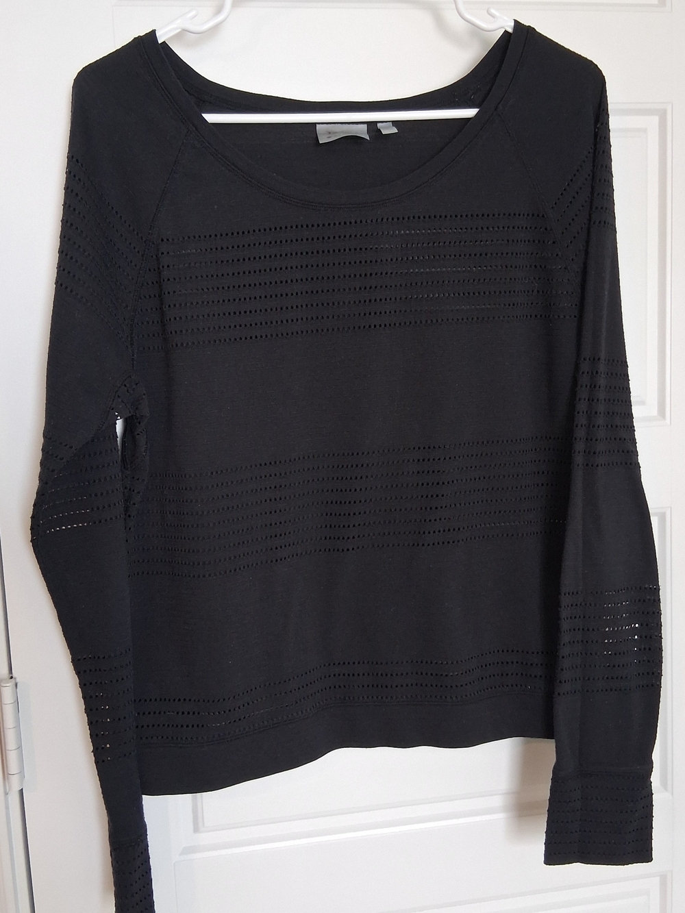 Athleta Black Long-Sleeve Perforated Knit Top M Gym, Training